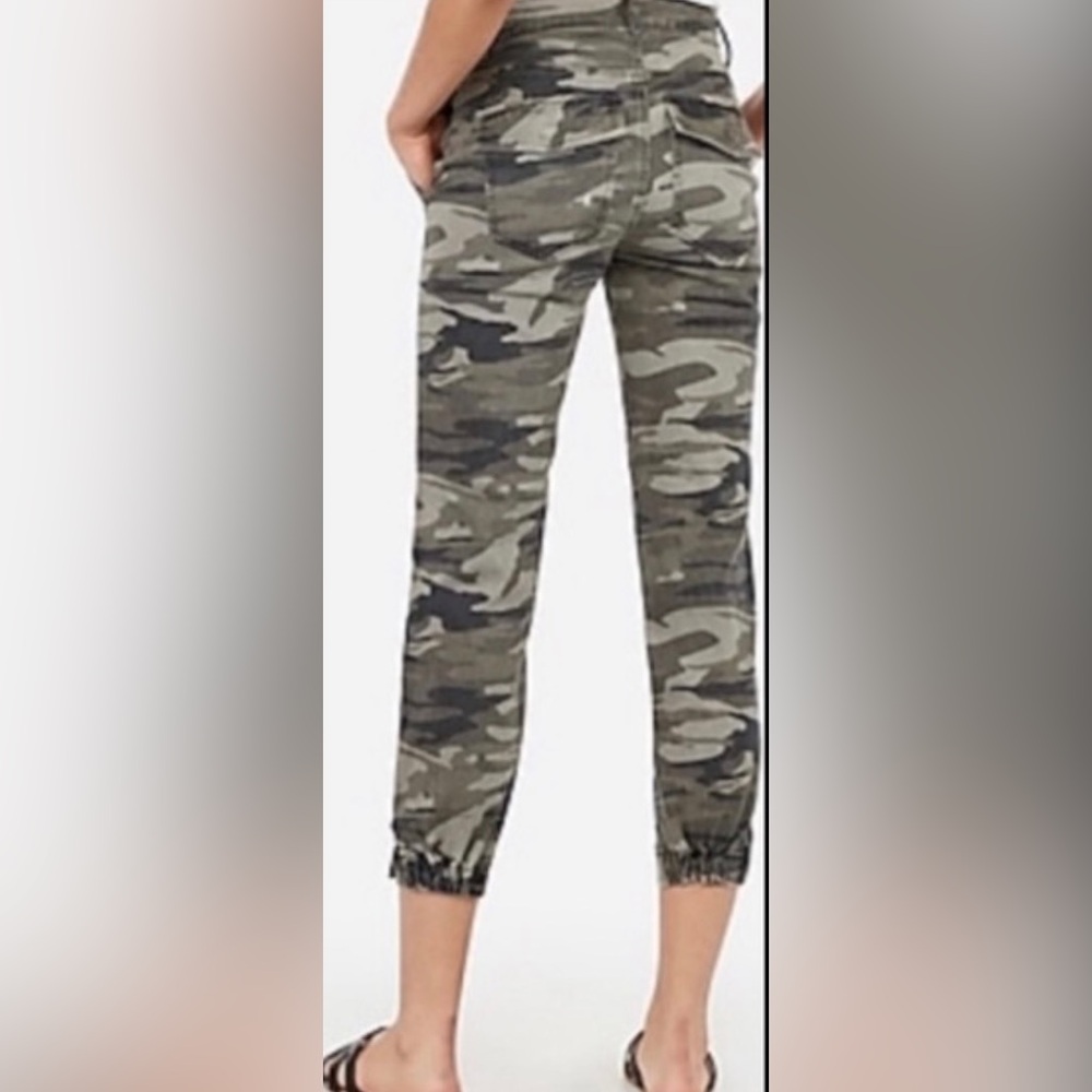 Express High Rise Cropped Camo Pant - Picture 3 of 8